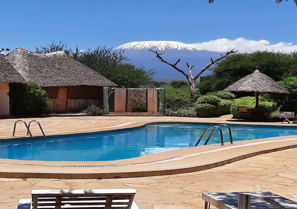 AA Amboseli Lodge