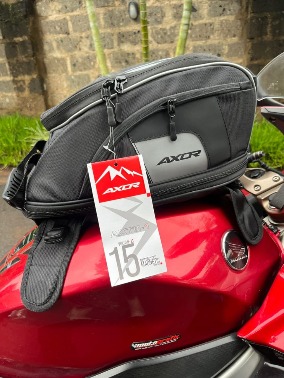 AXOR TANK BAG 15L